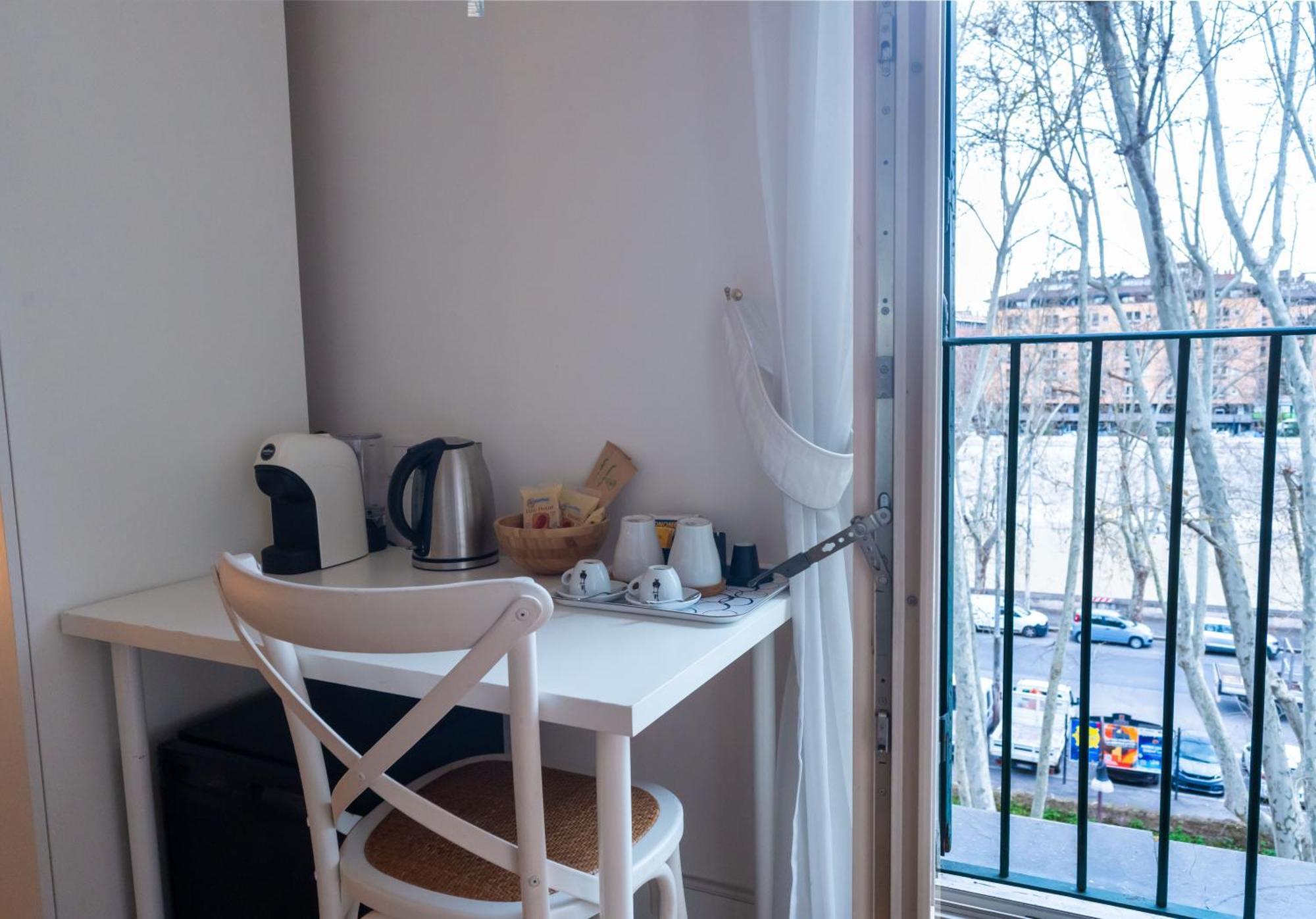 Ihh Suites Рим Екстериор снимка