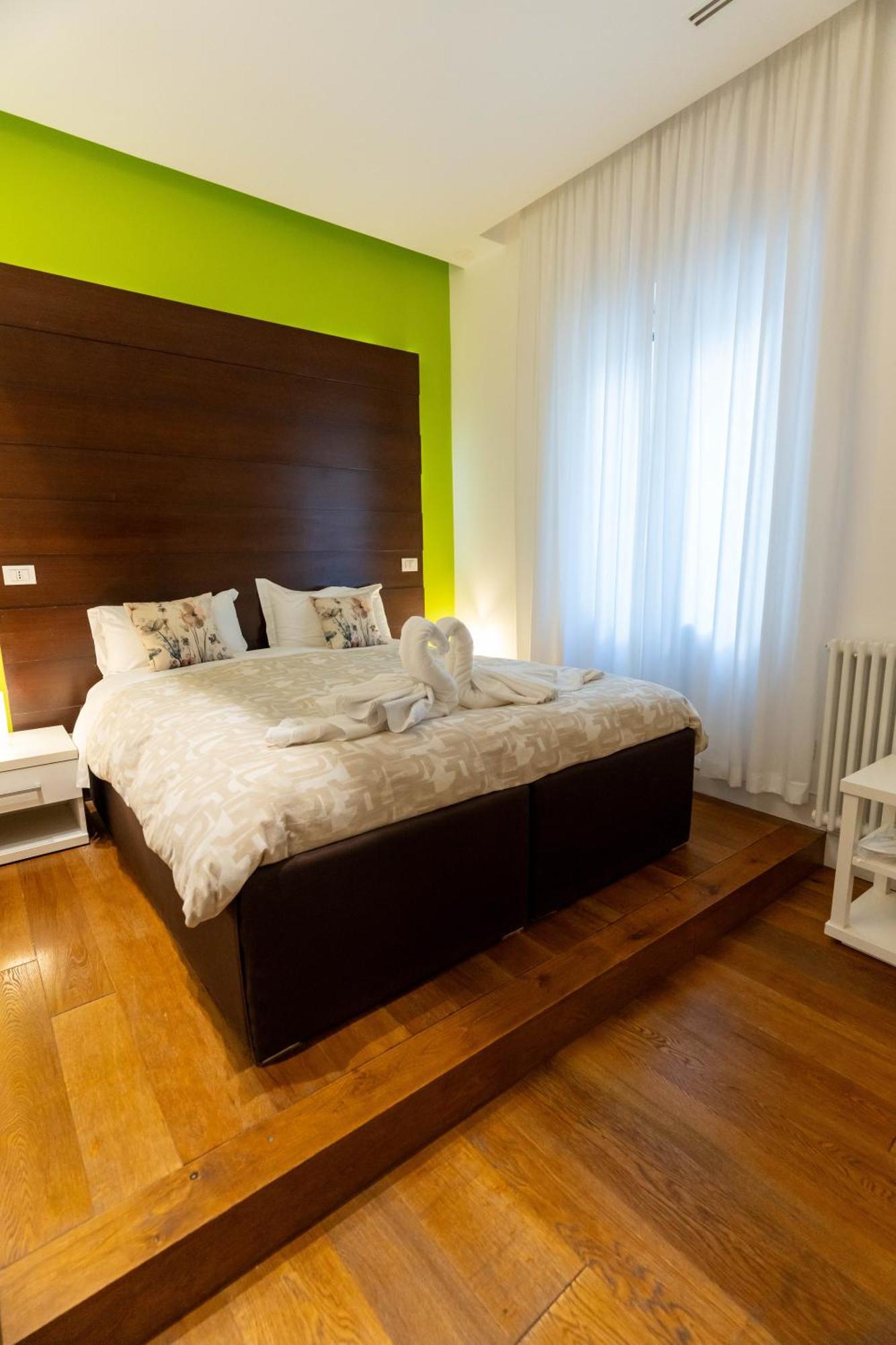 Ihh Suites Рим Екстериор снимка