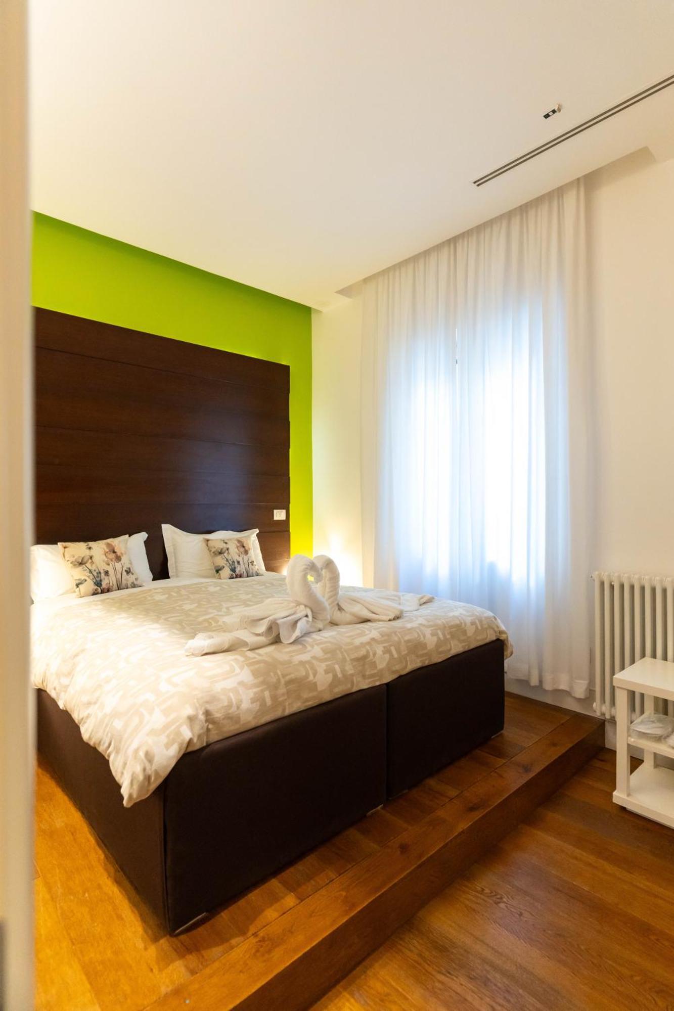 Ihh Suites Рим Екстериор снимка